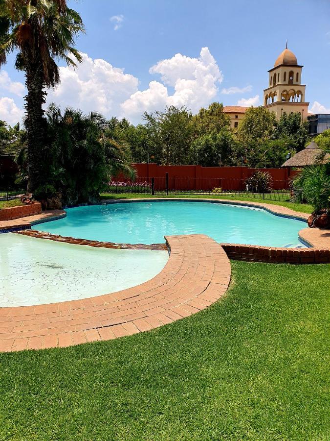 Merry Monte Casino Lodge House In Fourways Sandton Dış mekan fotoğraf