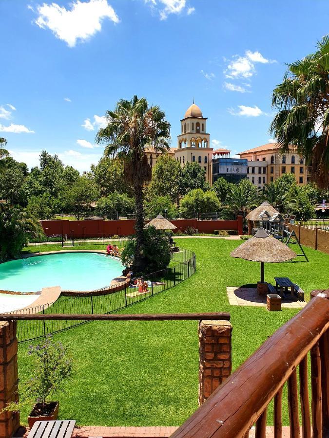 Merry Monte Casino Lodge House In Fourways Sandton Dış mekan fotoğraf